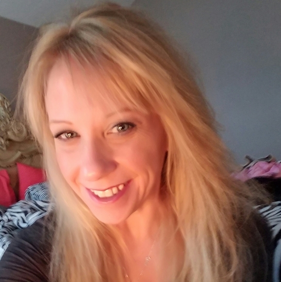 Meet your Posher, Kristi - Picture 2 of 3